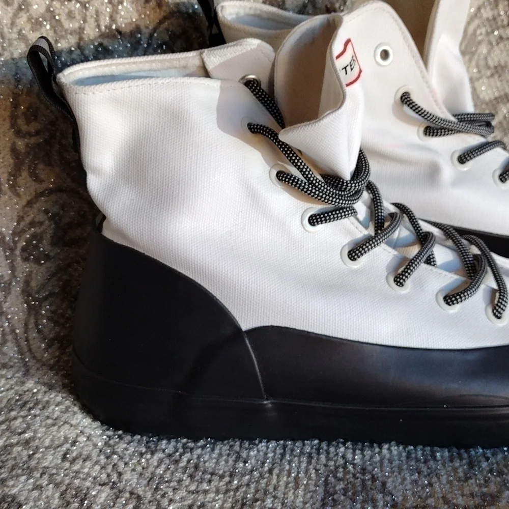 Hunter for Target Adult Unisex Sneakers M12/ W14   Nwot in White and Black - Picture 3 of 6